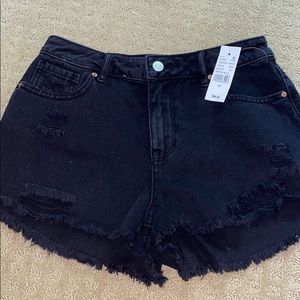 Black Jean shorts!
